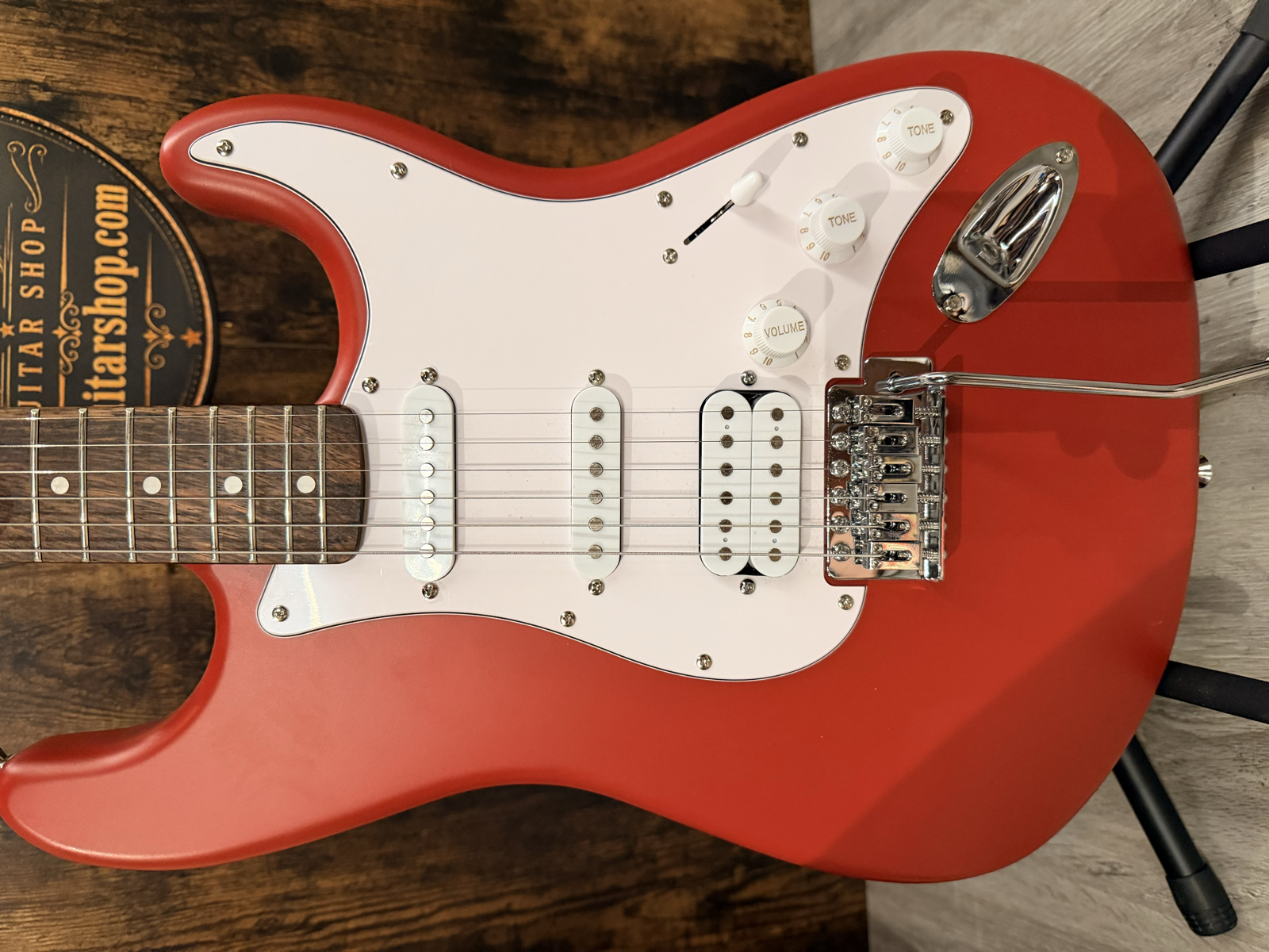 Squier Stratocaster Debut Dakota Red Satin — foto 2