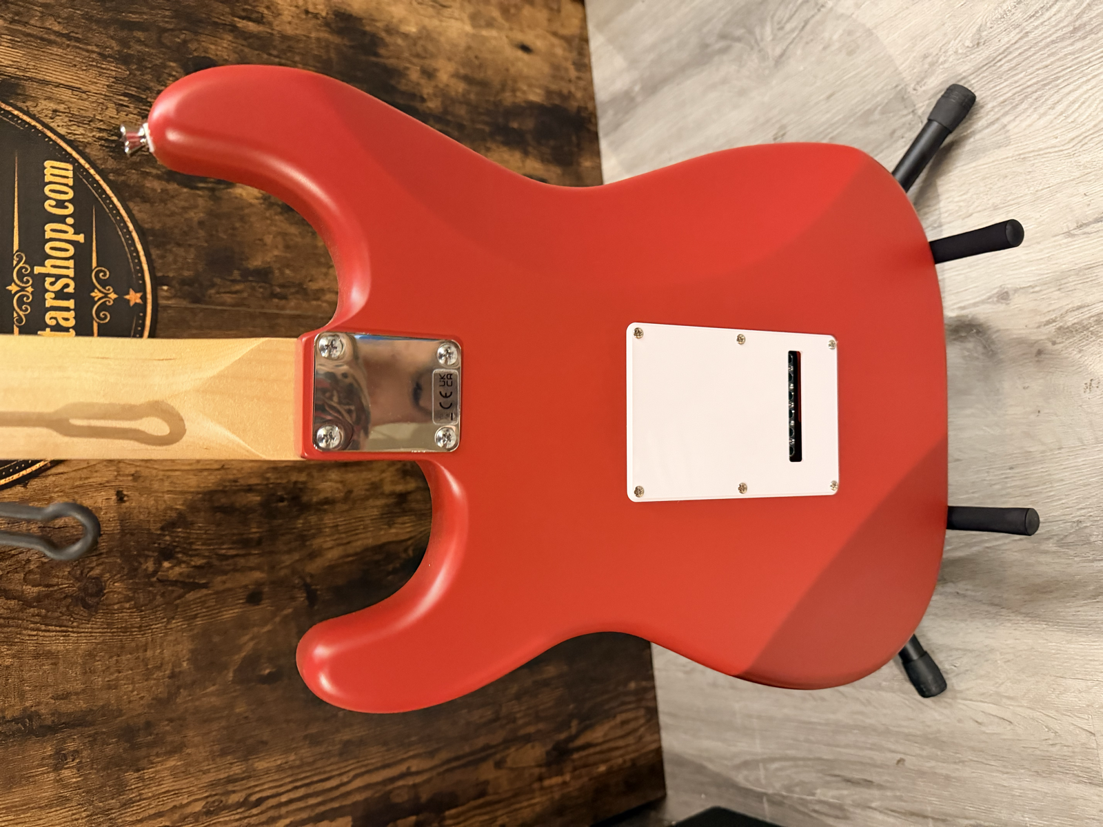 Squier Stratocaster Debut Dakota Red Satin — foto 4