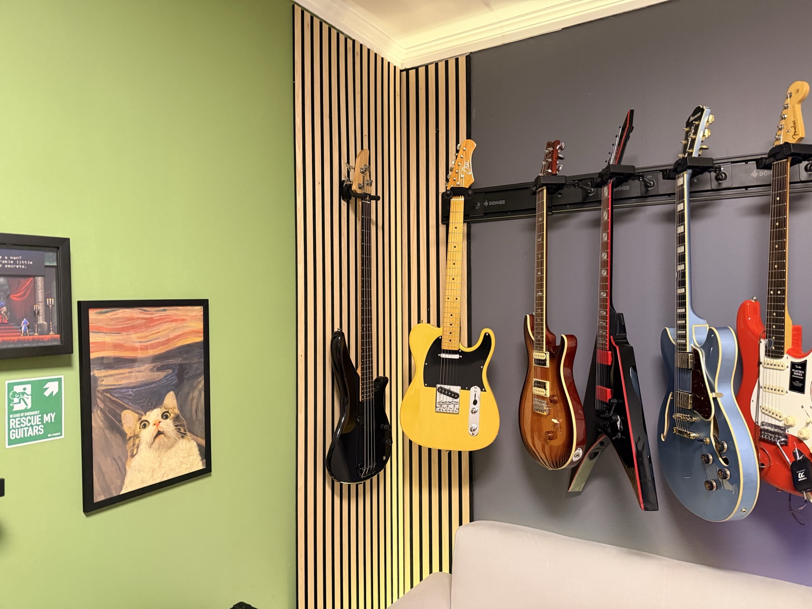 Parede de guitarras da coleção pessoal — RR Guitar Shop
